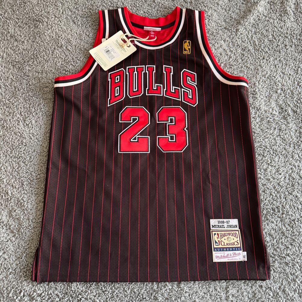 NWT Mitchell & Ness Authentic Michael Jordan NBA 97-98 Jersey Youth XL Mens SS